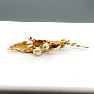 Vintage Roma Leaf Brooch, Gold Tone Elegant Twist with Faux Pearls